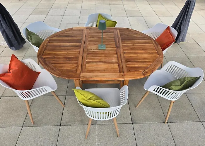 Large With Terrace Apartmán *