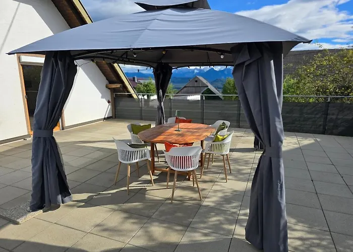 Large With Terrace Apartmán *